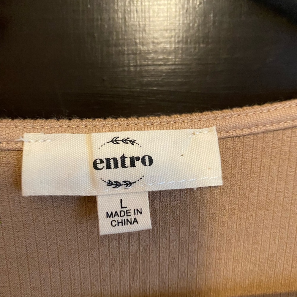 Entro Tan Ribbed Top - Picture 3 of 3